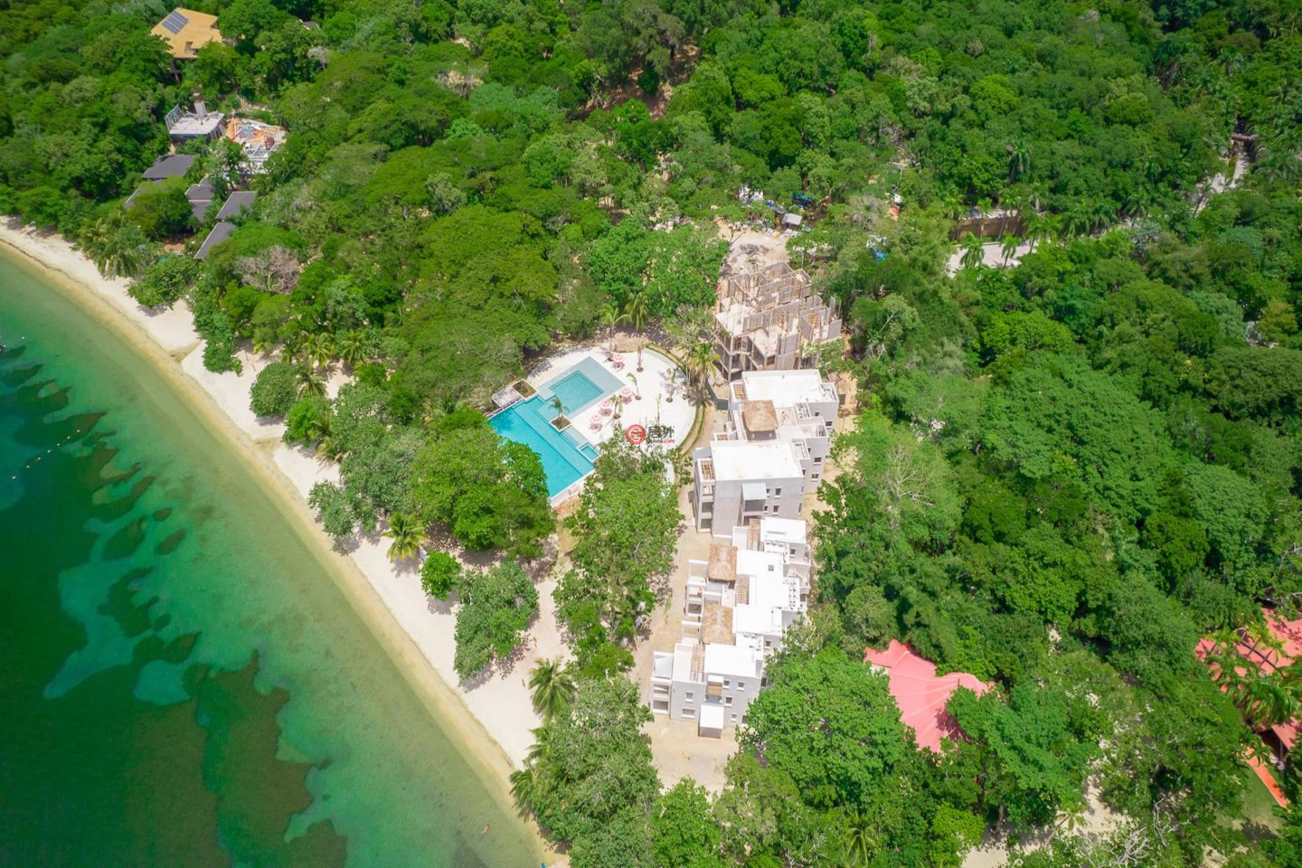 洪都拉斯海湾群岛Roatán的公寓，Oceanfront Condominium D9 Watercolors Resort 3rd Floor Building D，编号76872740