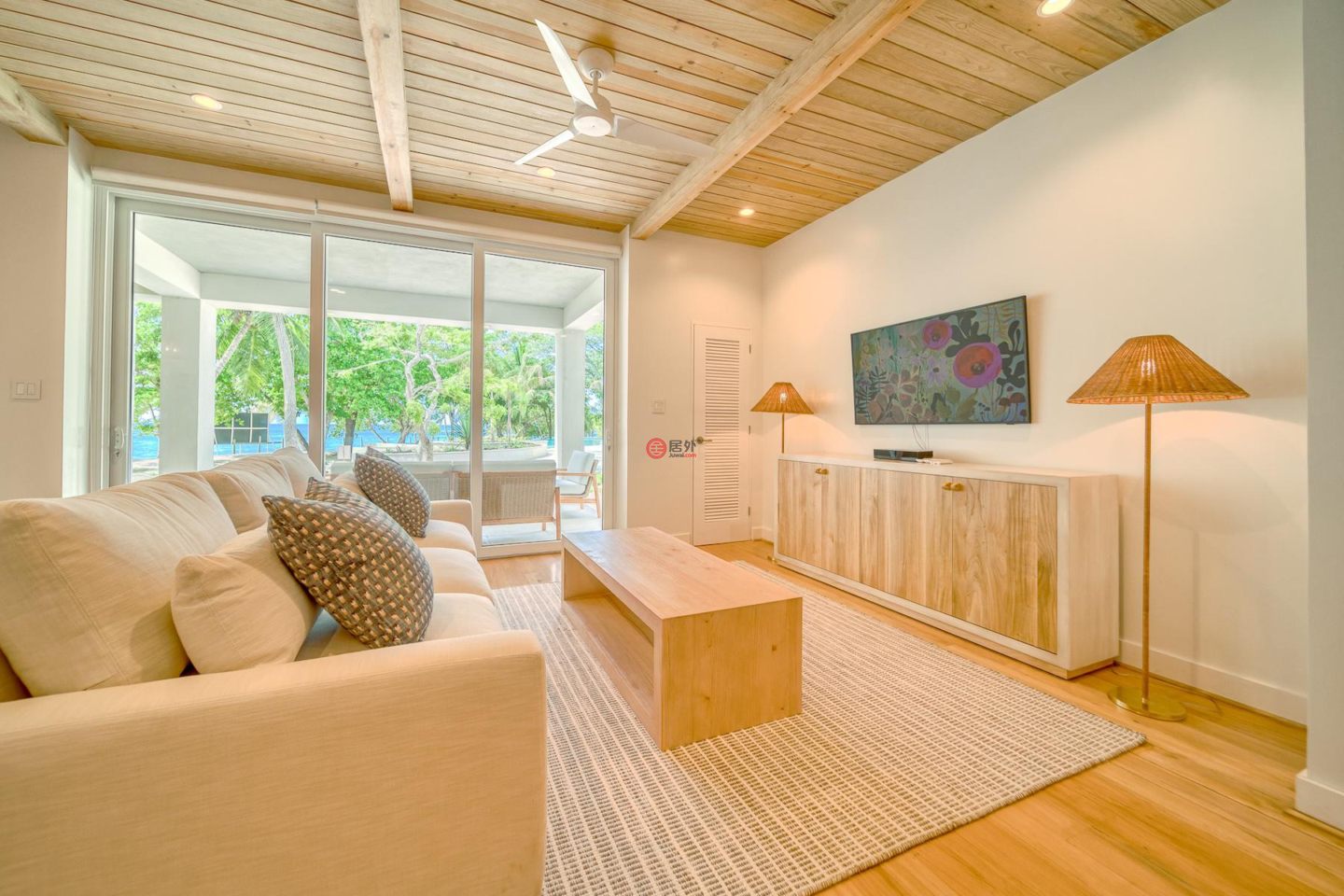 洪都拉斯海湾群岛Roatán的公寓，Oceanfront Condominium D6 Watercolors Resort 3rd Floor Building D，编号76872639