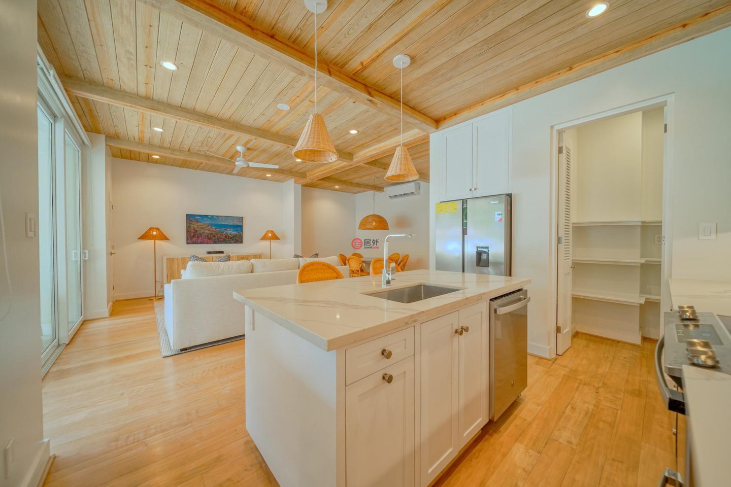 洪都拉斯海湾群岛Roatán的公寓，Oceanfront Condominium D6 Watercolors Resort 3rd Floor Building D，编号76872639