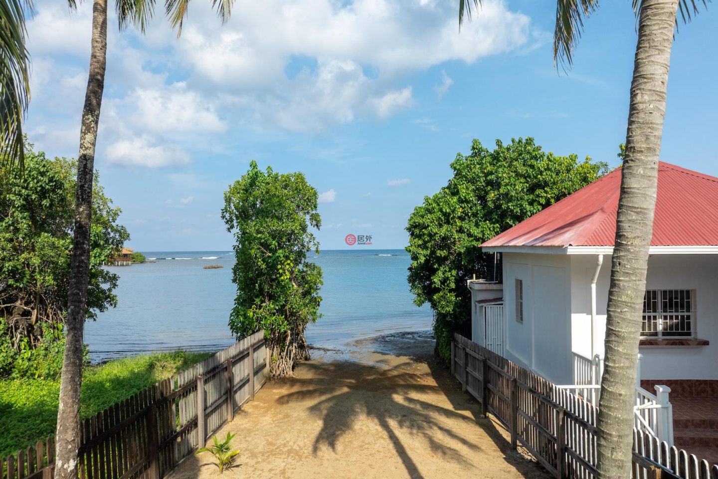 洪都拉斯海湾群岛Roatán的独栋别墅，Casa Seaclusion - 4B/3B Home with Oceanfront Lot，编号76643878