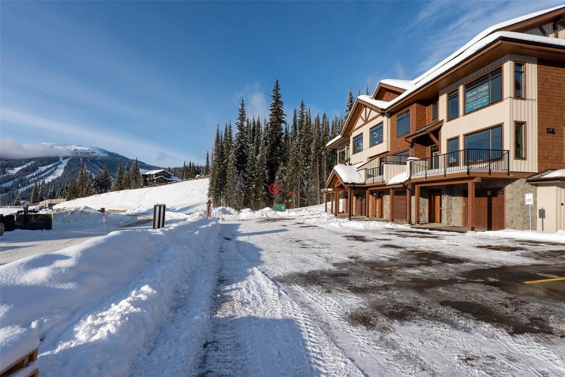 加拿大不列颠哥伦比亚省Sun Peaks的联排别墅，7000 MCGILLIVRAY LAKE，编号75526808