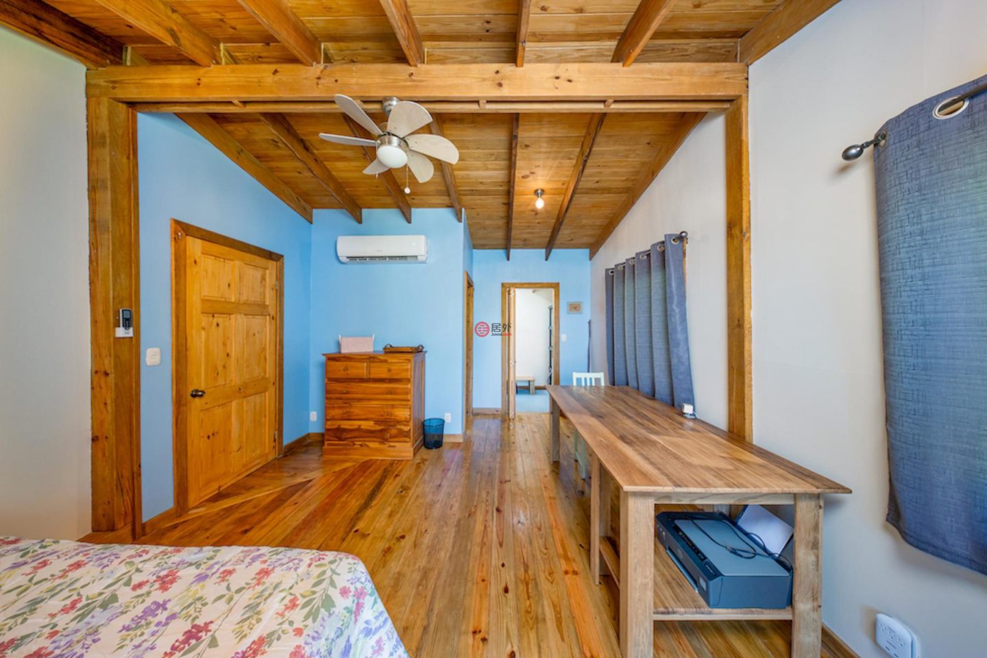 洪都拉斯海湾群岛Roatán的独栋别墅，Ocean View 5 BR Island Style Cottage Flamingo House，编号77263676