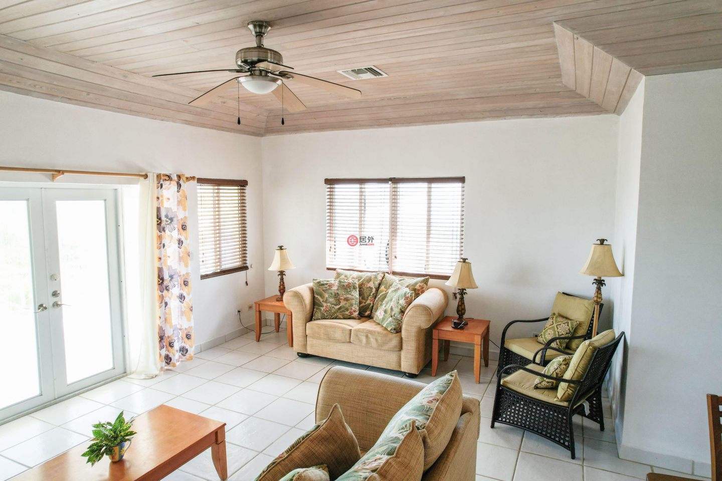 巴哈马Governors Harbour的住宅用地，Beachfront Home & Lot，编号78496141