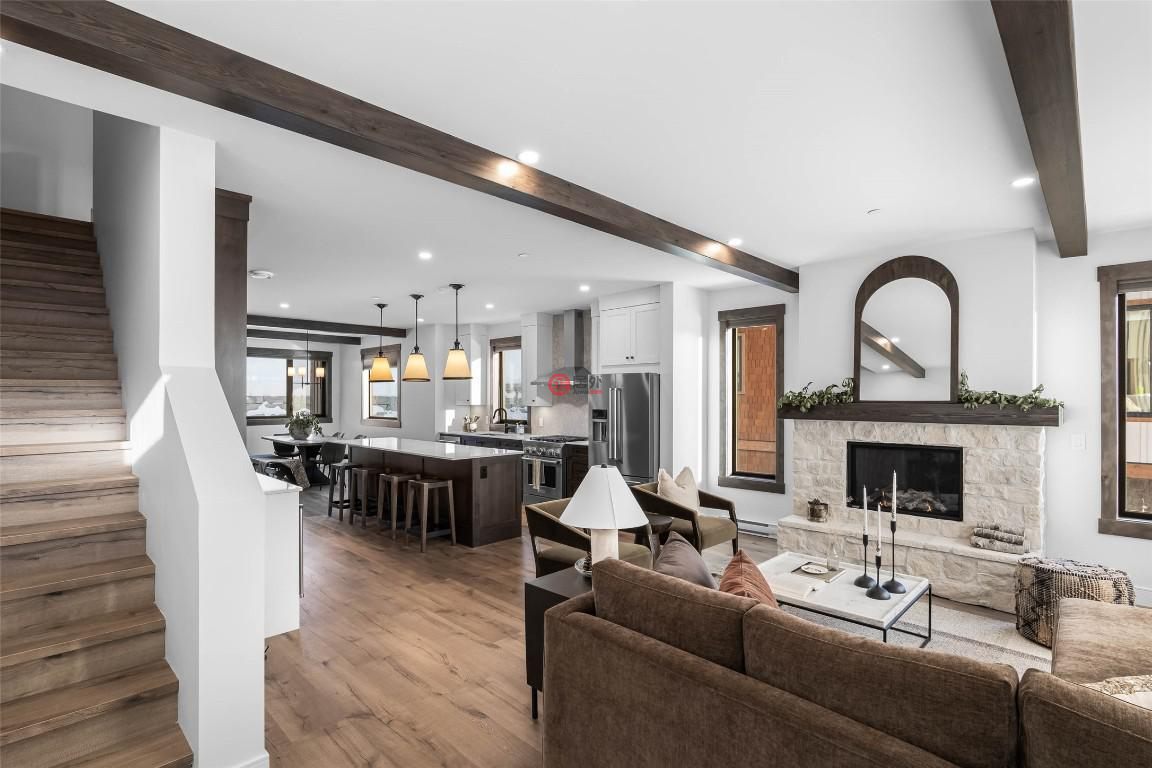 加拿大不列颠哥伦比亚省Sun Peaks的联排别墅，7000 MCGILLIVRAY LAKE，编号75524129