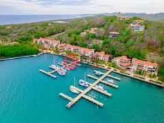 洪都拉斯海湾群岛Roatán的公寓，Marina Front 3B/2B Condo 2C in Parrot Tree，编号78100780