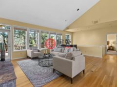 美国俄勒冈州波特兰的独栋别墅，700 SW 67TH PL，编号77637441
