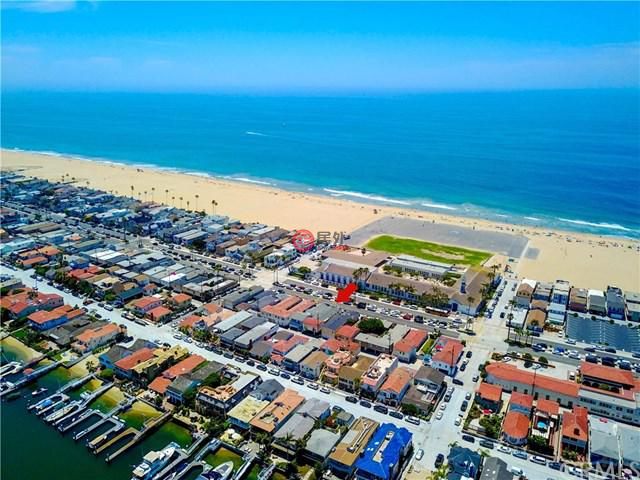 美国新港海滩的多单元