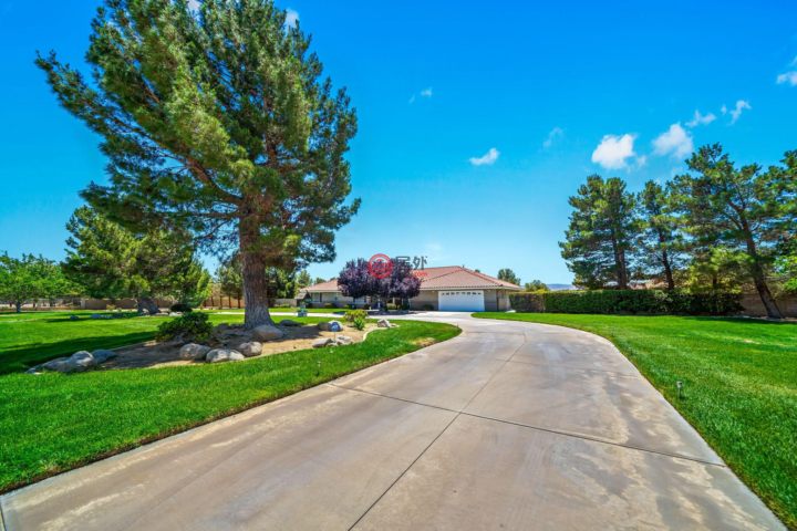 美国兰开斯特3卧3卫的公寓